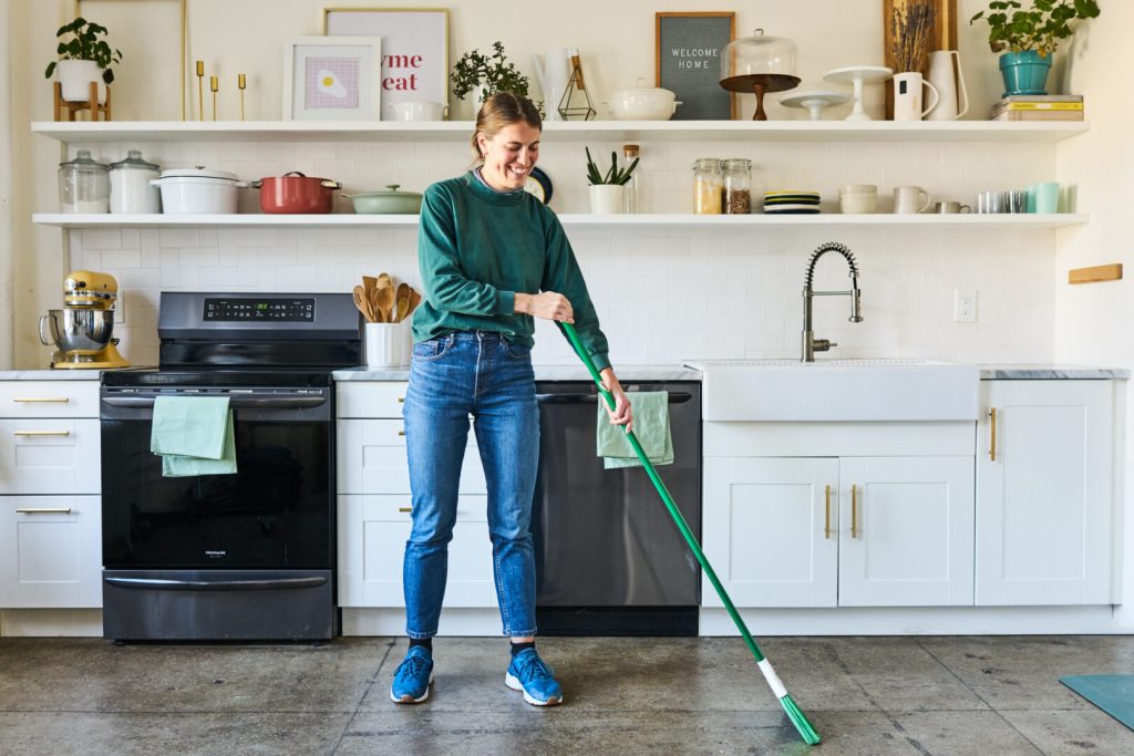 Cleaning Your Kitchen Cabinets