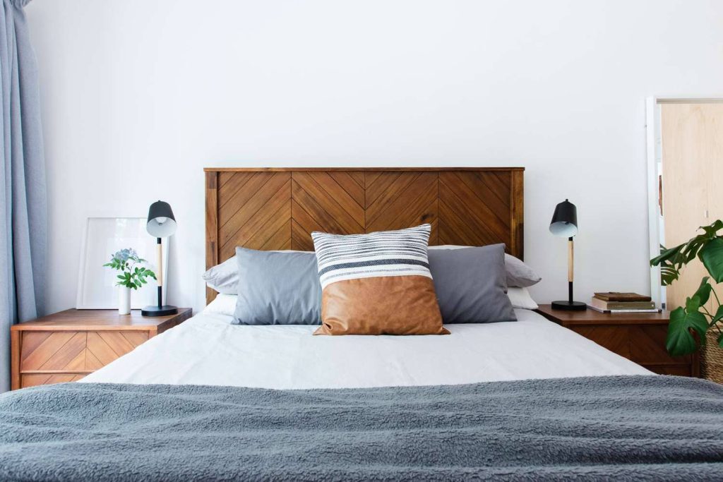 Clean Bedroom Quickly